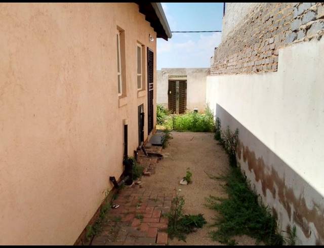 2 BEDROOM HOUSE FOR SALE IN LEHAE